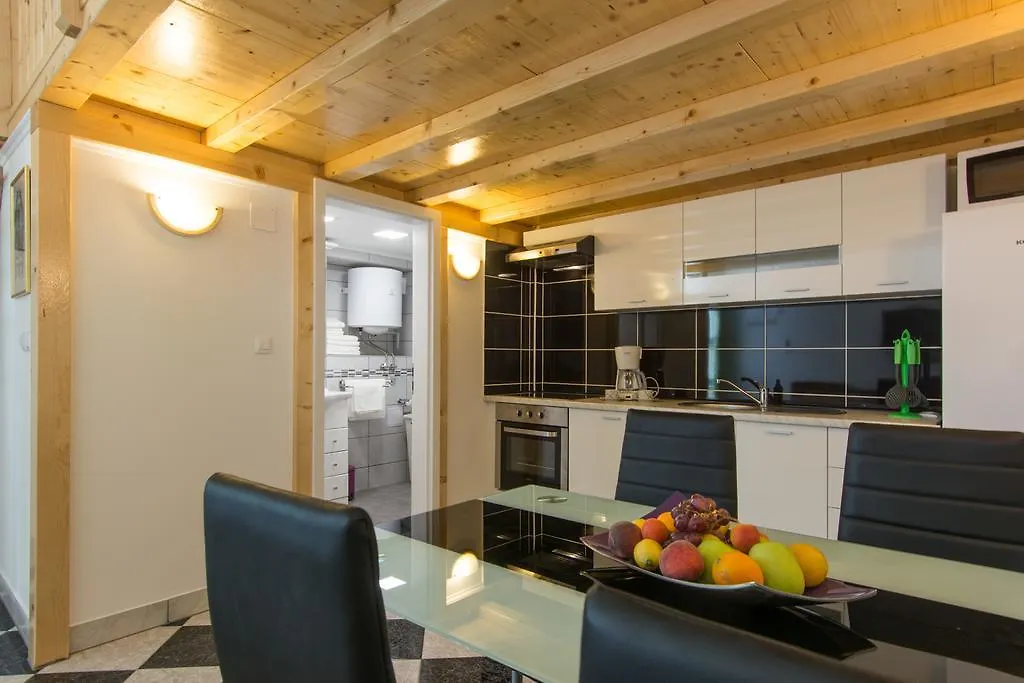 Apartments Storia Trogir 0*,